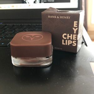 Hank & Henry Cream Colour For Eyes Cheek Lips in Vudoo BNIB